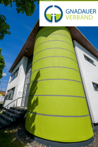 Bild des Gebäudes des Gnadauer Verbands in Kassel mit dem Logo in der Ecke.